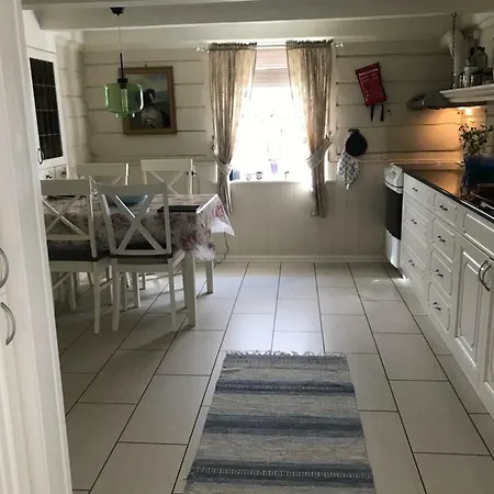 Nyaraló Koselig Landsbyhus I Nordfjord *