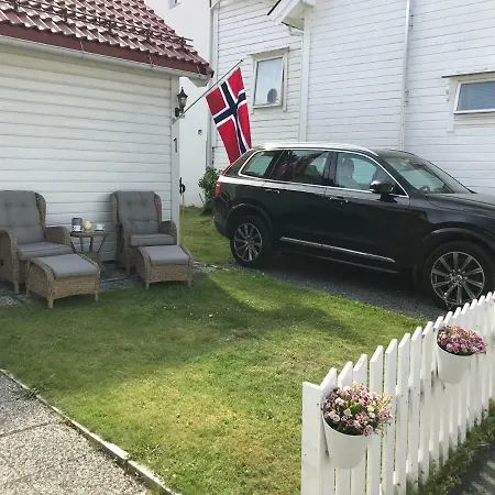 Koselig Landsbyhus I Nordfjord * Nordfjordeid