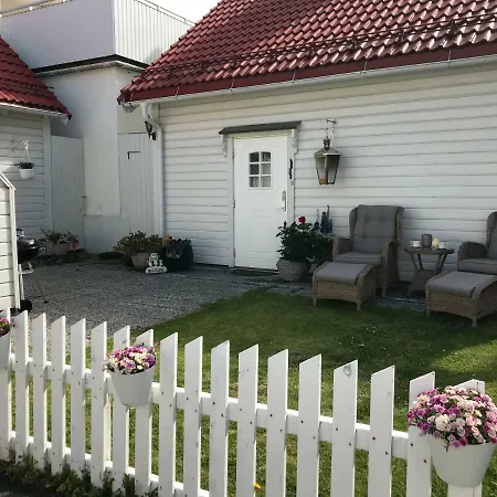Koselig Landsbyhus I Nordfjord Holiday home