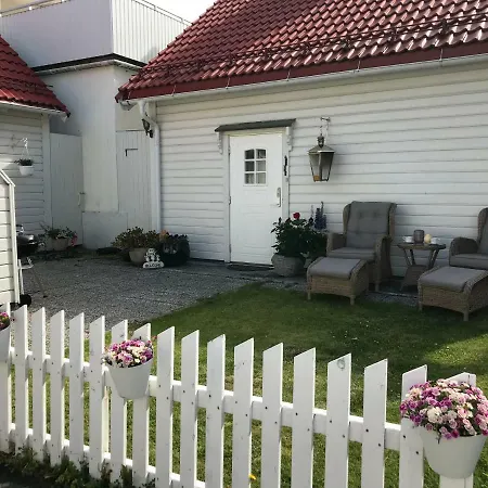 Koselig Landsbyhus I Nordfjord Casa vacanze